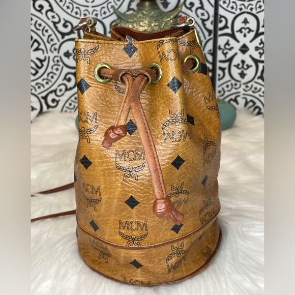 (MT169) Authentic Vintage MCM Bucket Bag/Crossbody - Picture 2 of 9